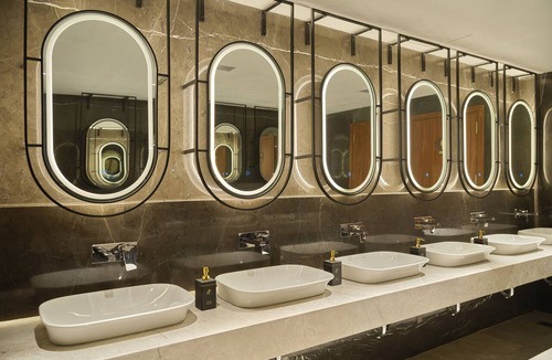 Kuravilangad Hotel | Crowne Regency