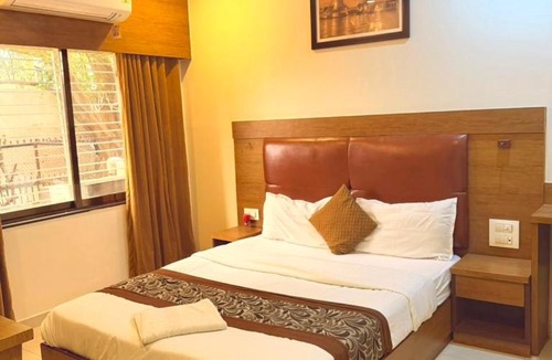 Bandra West Hotel | Crystal Luxury Hotel