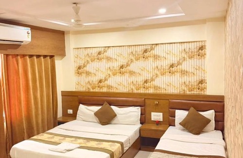 Bandra West Hotel | Crystal Luxury Hotel