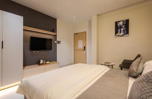 Kottapeta Hotel | CVR's Hotel Glass Bird