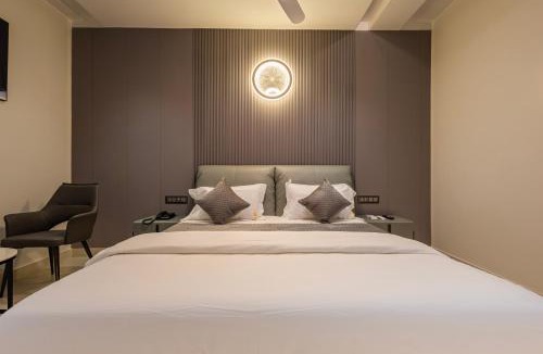 Kottapeta Hotel | CVR's Hotel Glass Bird