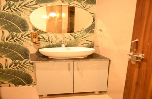 Noida House | Cyber Farm! Premium 3BR Farm Stay with Curated Experiences