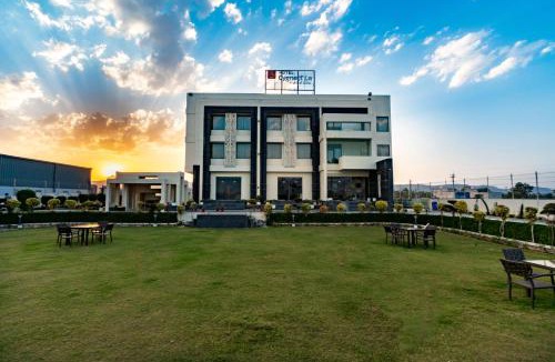 Alwar Hotel | Cygnett Lite