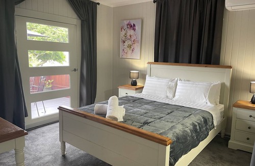 Urangan Bed & Breakfast | Cypress BnB