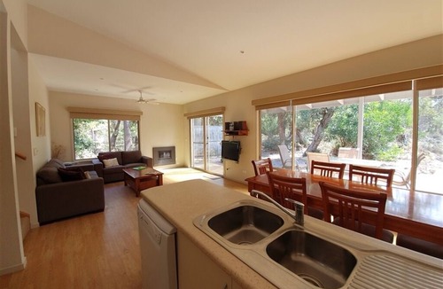 Forge Creek Apartment | Dargo - 1 Nt(waterfront)