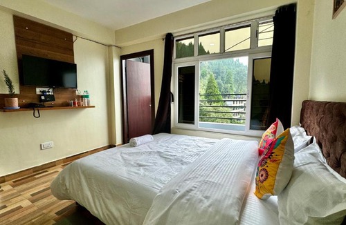 Darjeeling Hotel | Darjeeling Hillside Inn