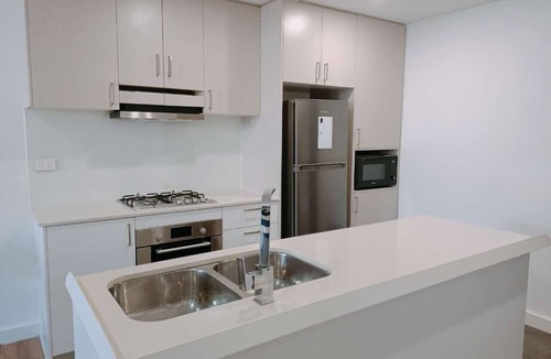 Dee Why Apartment | Dee Why 2BR Apartment Near Beach & Shops