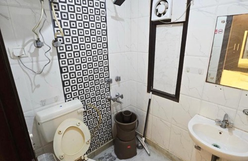 Safdarjung Enclave Bed & Breakfast | Deer Park Residency