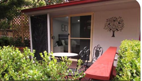 Hazelbrook Bed & Breakfast | Dees Rear Studio Room