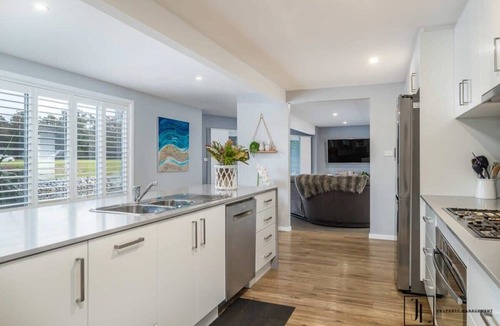 Tomakin House | Deja Blue - Complete River Front