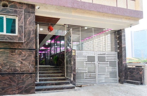 Hyderabad House | Deluxe Kokapet Near GAR