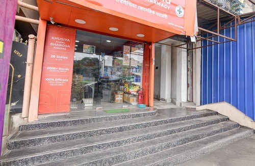 Kolkata House | Deluxe Room Chowdhury Guest House