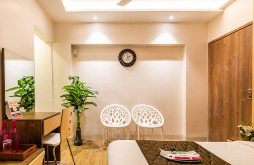 Borivali East Apartment | Deluxe Room with Kitchen
