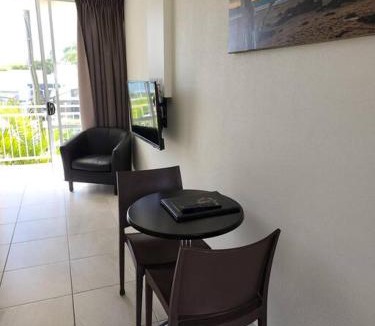 Emu Park Apartment | Deluxe Studio - Unit 12