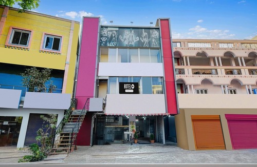 Hyderabad House | Deluxe With Twin Bed Neredmet Road