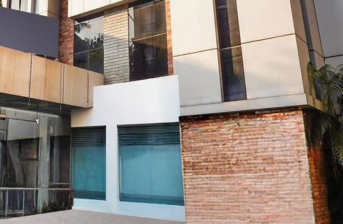 Kodambakkam House | DeluxeCine City