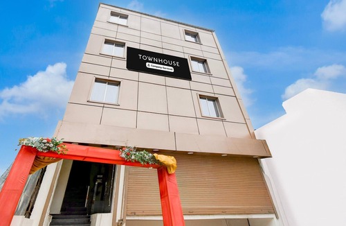Civil Lines House | Deluxehotel Niraant