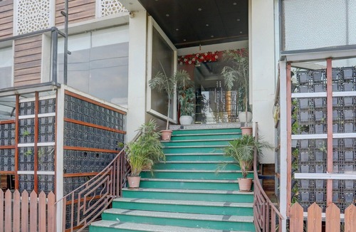 Danapur House | DeluxeTHE GOLDEN CROWN HOTEL