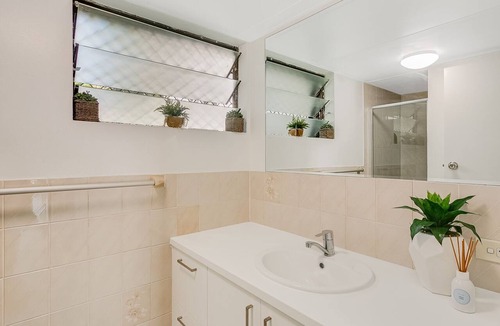Tugun Apartment | Diamond Place 1 - Absolute Beachfront