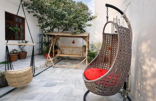 Jhusi Apartment | Divine Solace GF2 Comfy stay near Triveni Sangam