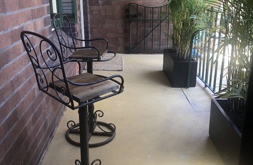 Dawes Point Apartment | Divine Workers Cottage - a perfect retreat in the heart of The Rocks.