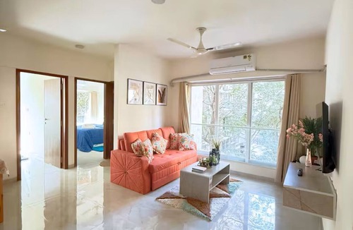 Kalina Apartment | Earthen Escape 2BHK near BKC Jio Gym Access