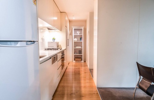 Geelong Apartment | EAS001 · Eastern Beach apartment with Pool & Gym