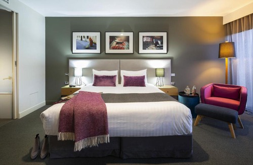 Griffith Hotel | East Hotel and Apartments