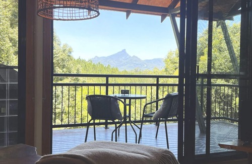 Smiths Creek Ski Chalet | Ecoasis Romantic Chalet Morning Mist
