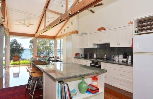 Morisset Park House | Edgewater Escape at Morisset Memories Lake Macquarie