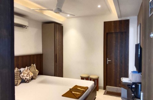 Medinipur Hotel | Eennra Kaansabbati