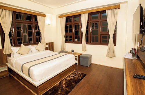 Lachung Hotel | Elite Zong Sikkim Hotel by Divine's