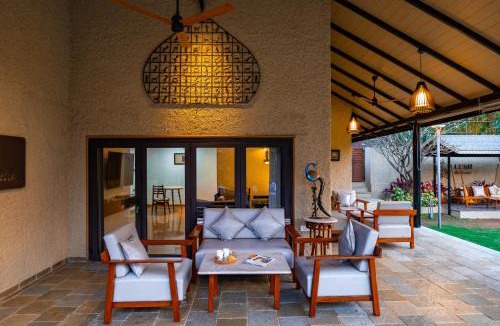 Igatpuri Villa | ELIVAAS Lush Villa 6BHK Pet-Friendly Villa with Pool, Jacuzzi, Gazebo & Garden