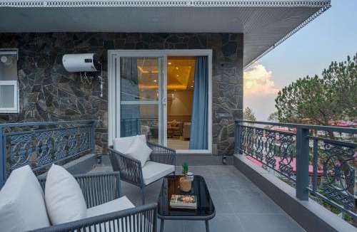 Kumarhatti Hotel | ELIVAAS Signature Bask and Blessings Mist Suites with Private Balcony