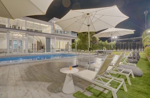 Lonavala Villa | ELIVAAS Signature Meraki Villa - Luxe 5 BHK Glass Villa With Private Pool, Balcony, Garden & Gazebo