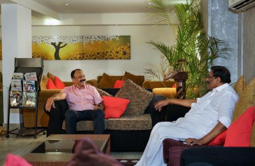 Kozhikode Hotel | Emarald Hotel Calicut