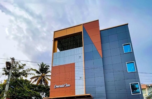 Kaloor Hotel | EMERALD INN