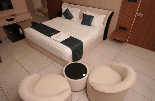 Pala Hotel | Empire Suites