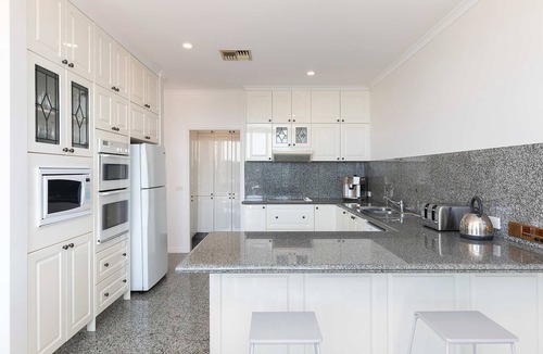 Terrigal Apartment | Esplanade Apt: Ocean View Terrace, Sleeps 8