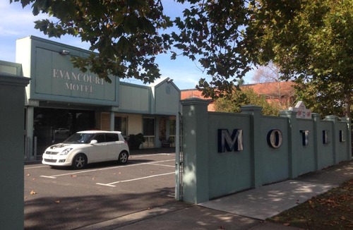 Malvern East Hotel | Evancourt Motel Malvern East