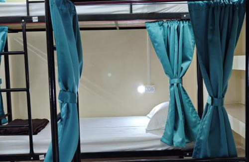 Kalighat Hostel | Evara Stays Backpackers Hostel