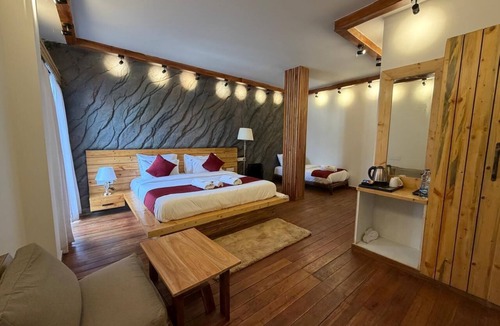 Kolakham Hotel | Evri Hotels & Resorts