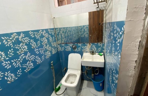 Allahabad Bed & Breakfast | Exclusive premium 2-bedroom in Prayagraj with AC, WiFi