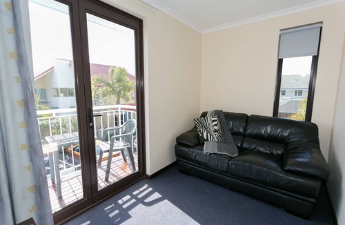 Middleton Beach Apartment | Executive 1 bdrm apartment