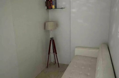 New Delhi Apartment | Executive Studio Apt in DLF Midtown West Delhi