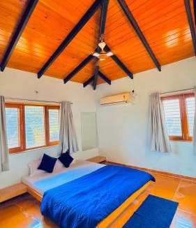 Mahiravani Villa | EZE NOF - A hilltop villa with 360º water view