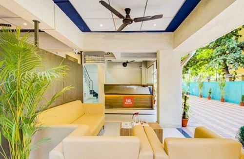 Viman Nagar Hotel | Fabexpress A1 Dalcha