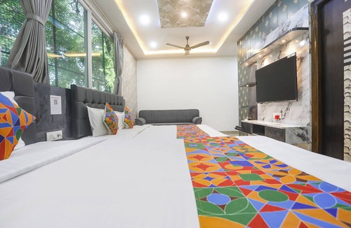 Lanka Hotel | Fabexpress Banarasi Kothi