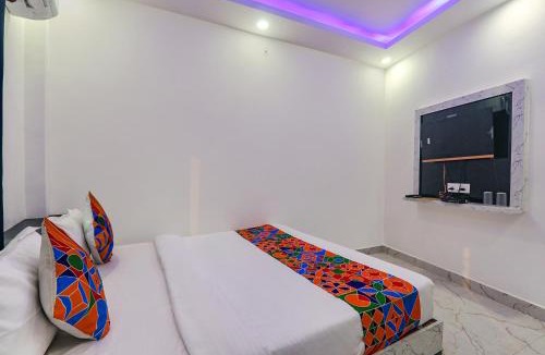Ayodhya Hotel | FabExpress Hanuman Ji