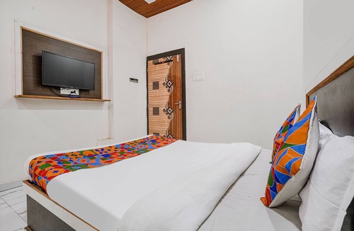 Nashik Hotel | Fabexpress Sai Lodging I